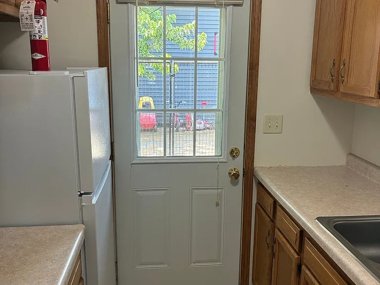 1404 Hayden Ave #1 — Photo 4