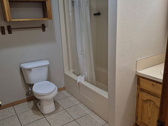 2nd image of 102 North Lena
