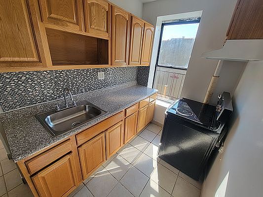 2nd image of 148 W 142nd St #42