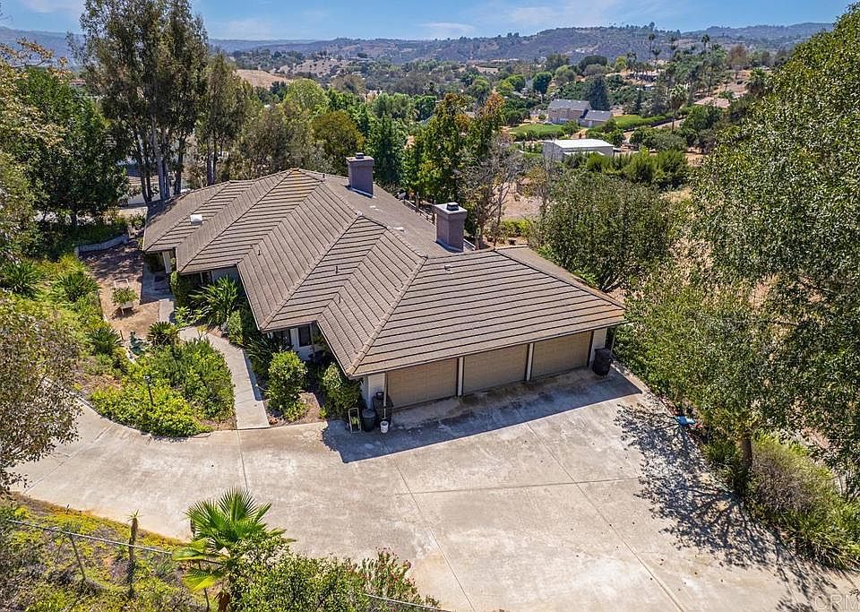 1st image of 3911 Alta Vista Dr