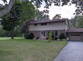 4268 Freeman Rd, Middleport, NY 14105