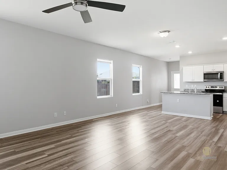5625 Pearl Mdw — Photo 6