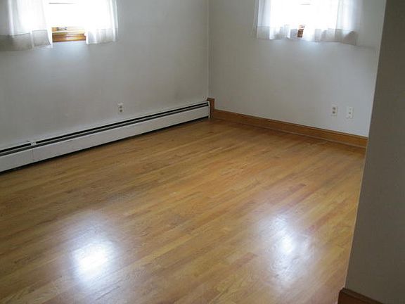 4th image of 1635 Lancaster Dr NW