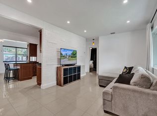 6961 SW 12th St, Pembroke Pines, FL 33023