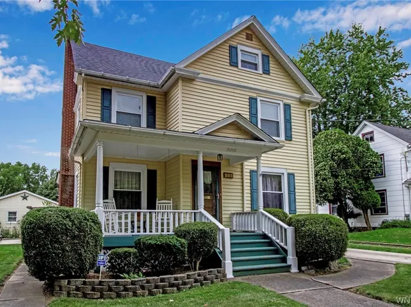 225 W Oak Orchard St, Medina, NY 14103