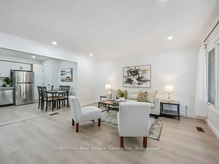 72 Ferndale Ave #UPPER — Photo 3