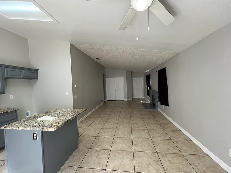 877 Award Dr — Photo 3