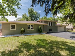 1N210 Ellis Ave, Carol Stream, IL 60188