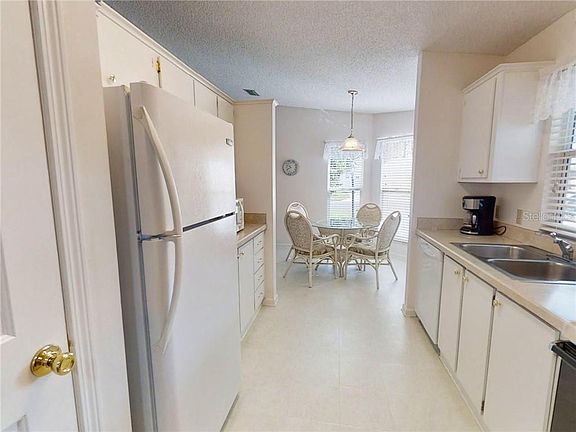 5th image of 1112 Del Toro Dr