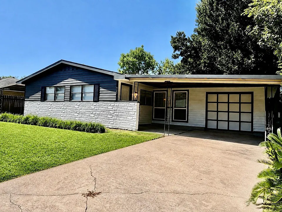 920 Vivian Ave