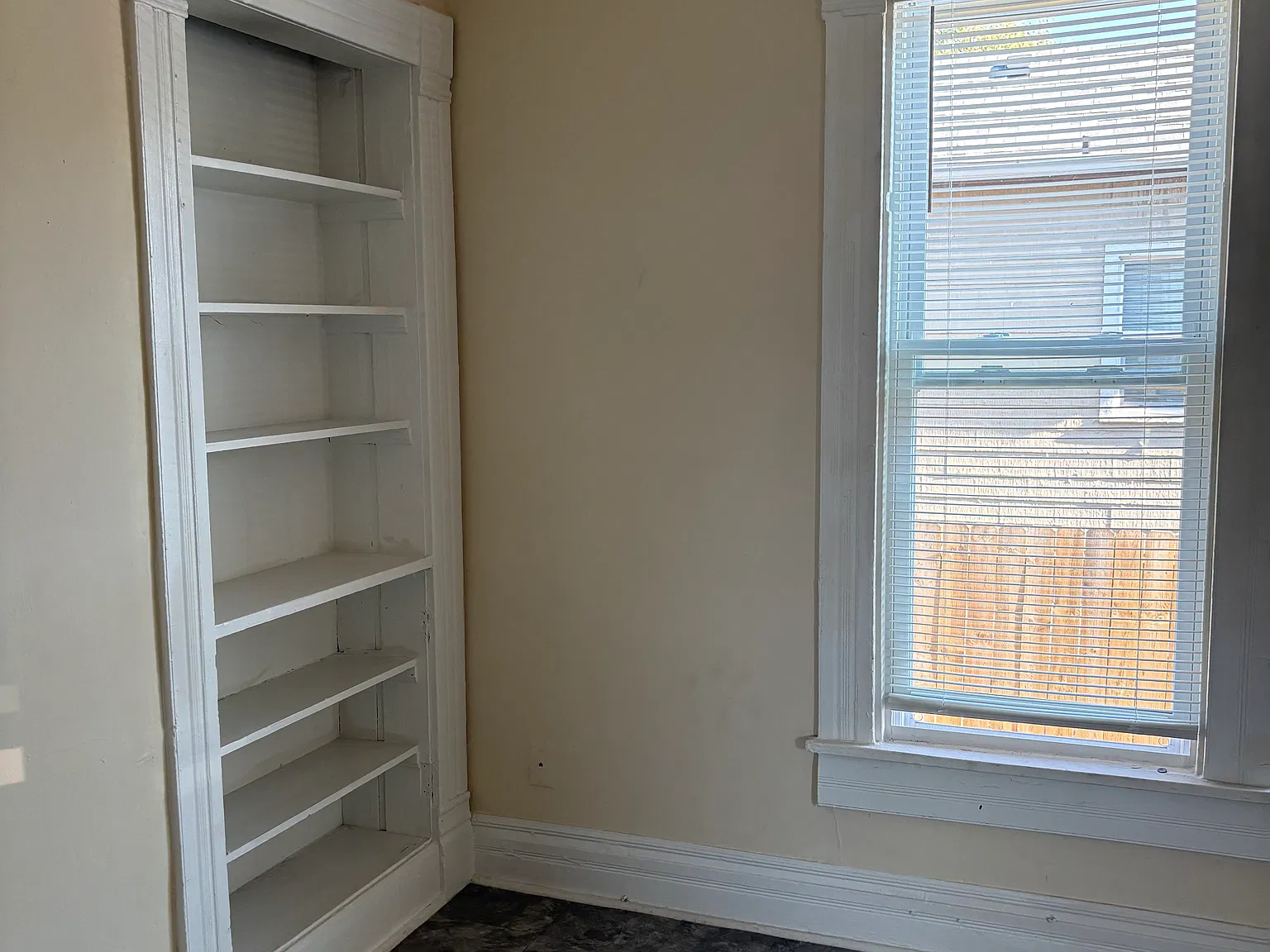 3 bed, 928 sqft, $1,200 — Photo 4