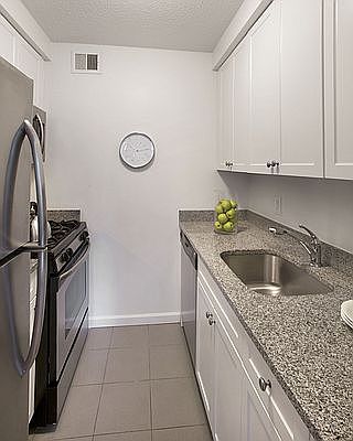 1st image of 101 W 90th St APT 7D