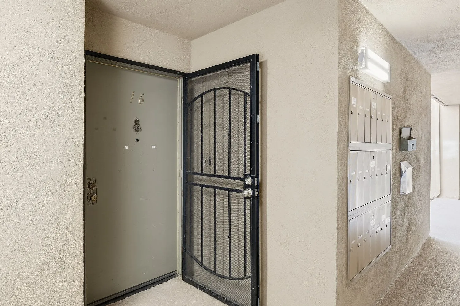 1 bed, 514 sqft, $2,100 — Photo 1