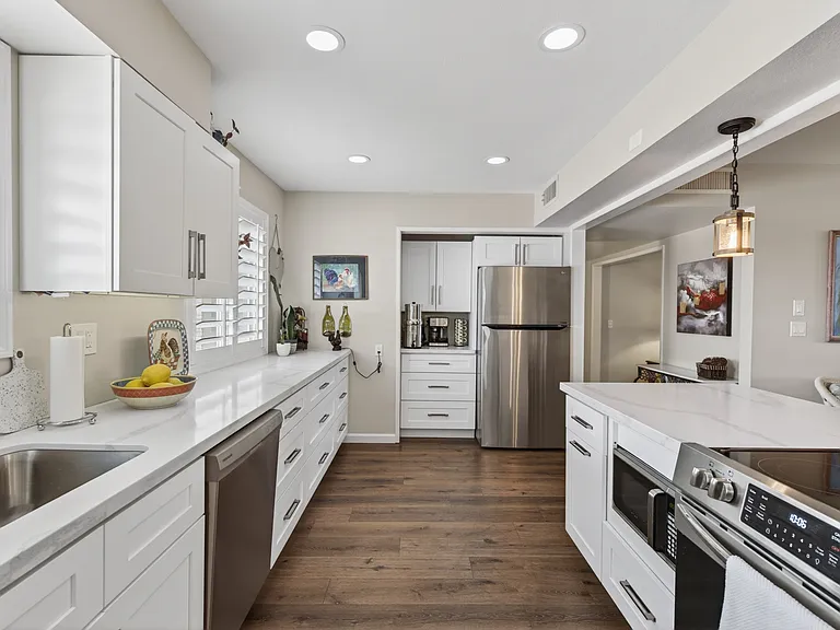 10135 W Andover Ave — Photo 9
