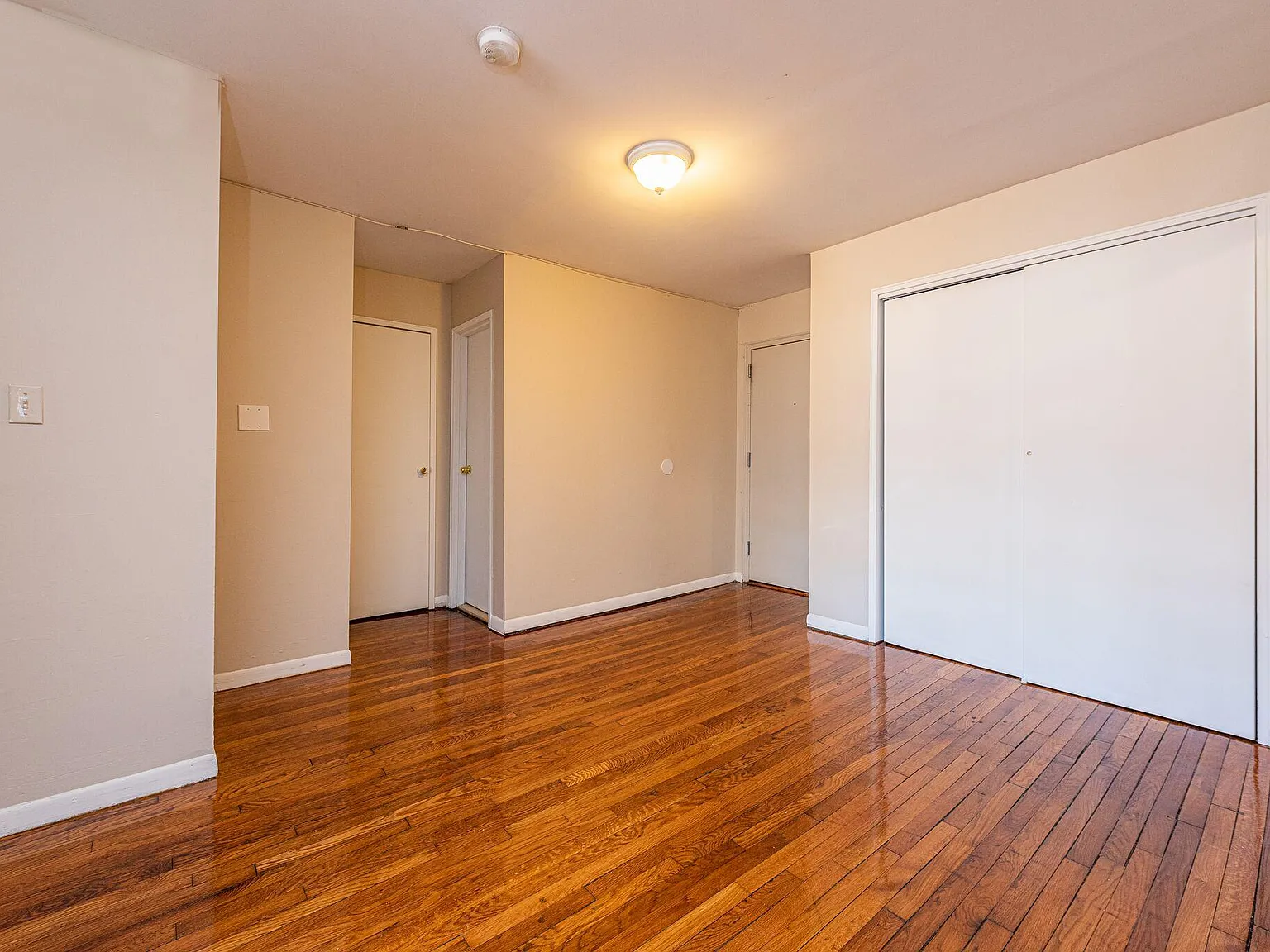 1 bed, 1000 sqft, $1,850 — Photo 3