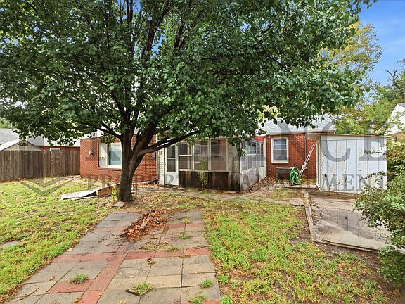 5th image of 1321 E Donnell St