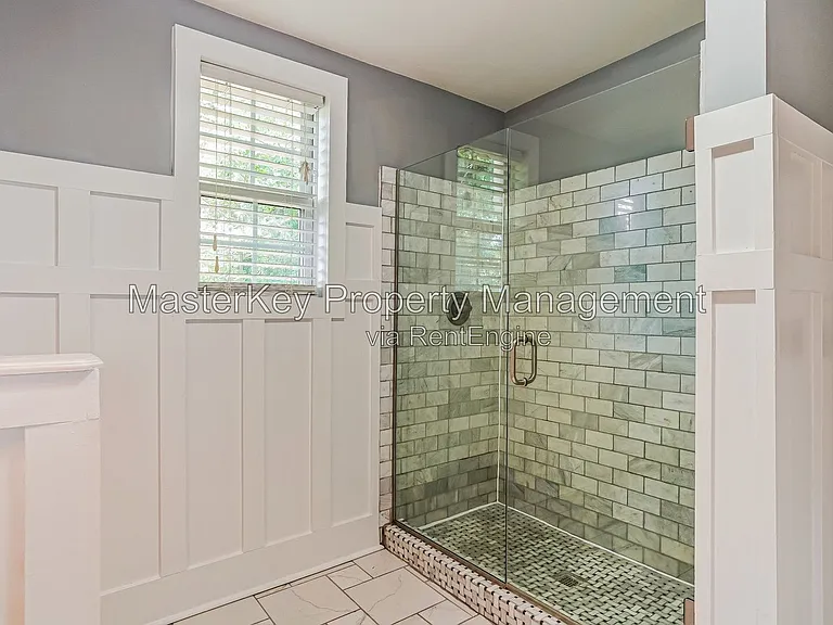 212 S State St — Photo 17