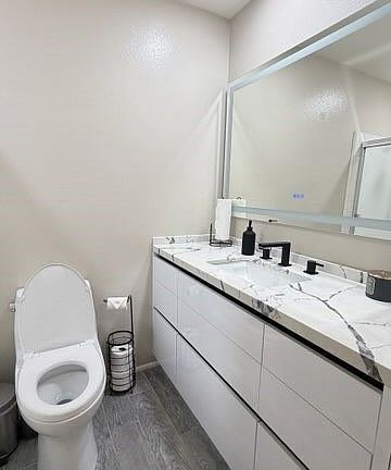 5th image of 5400 Lindley Ave Unit 105