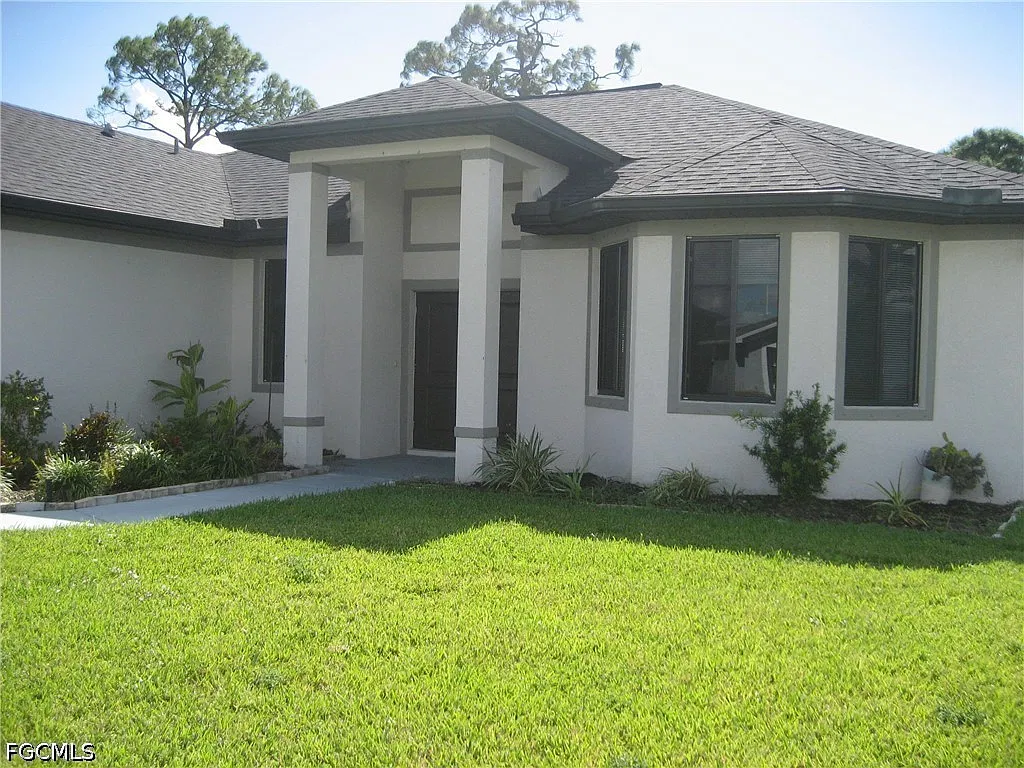 3 bed, 2.0 bath, 1796 sqft, $2,300 — Photo 4
