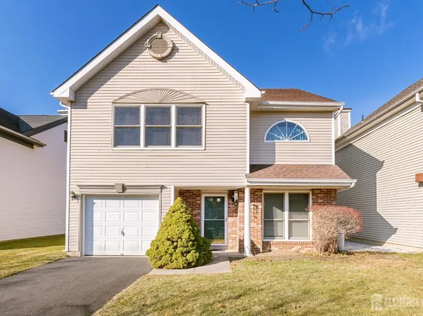 35 Glen Oaks Ct, Old Bridge, NJ 08857