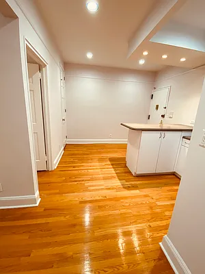 Rented by Metropolis Real Estate of Manhattan | media 13