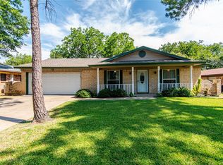515 Southmoor Dr, Arlington, TX 76010