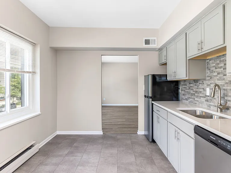 2311 E North Ave #1 — Photo 10