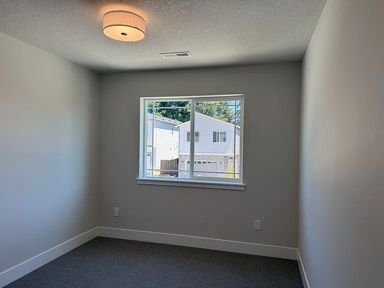 9702 NE 29th Ave — Photo 18