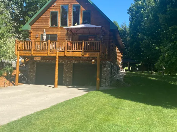 307 Seneca St, Bellaire, MI 49615