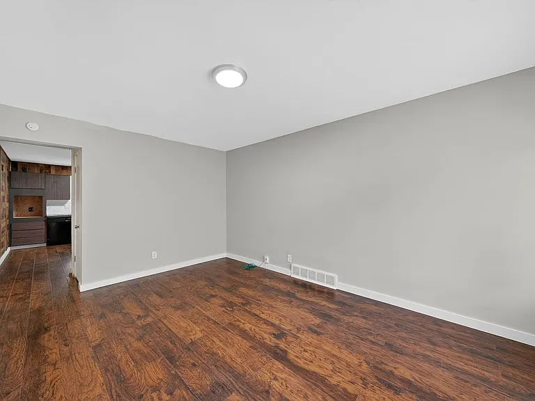 5638 Helen Ave — Photo 4