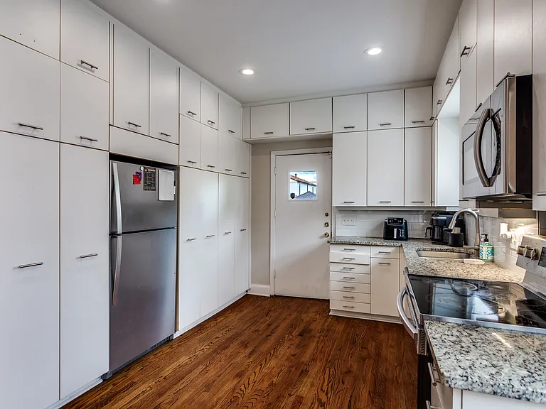 3112 Odessa Ave — Photo 9