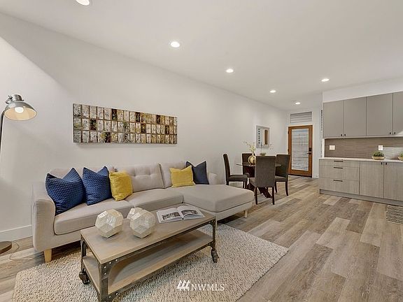 4th image of 810 C NE 69th Street