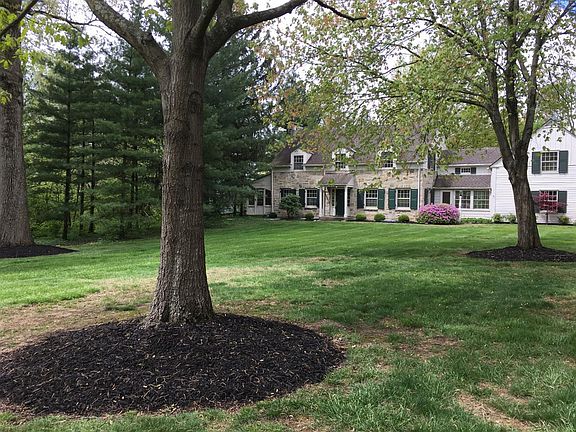 3rd image of 245 Hilltop Ln