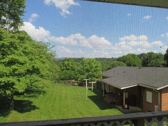 5th image of 1409 Stoneybrook Dr