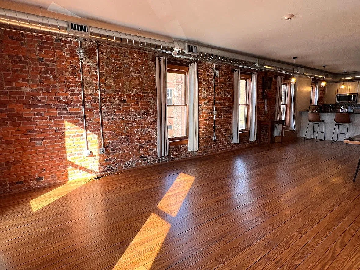 2 bed, 1.5 bath, 1640 sqft, $2,500 — Photo 2