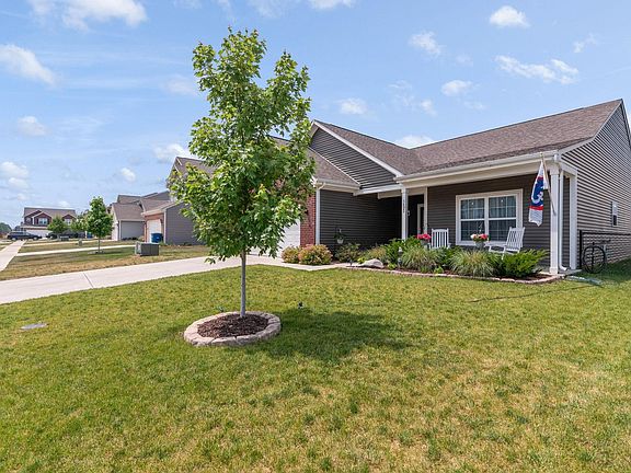 3rd image of 3820 Shadowbrook Dr