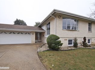 3201 Ronald Rd, Glenview, IL 60025