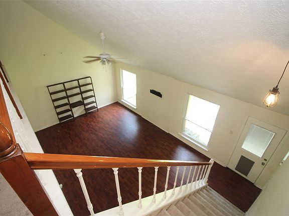 5th image of 1403 Edinburgh Dr
