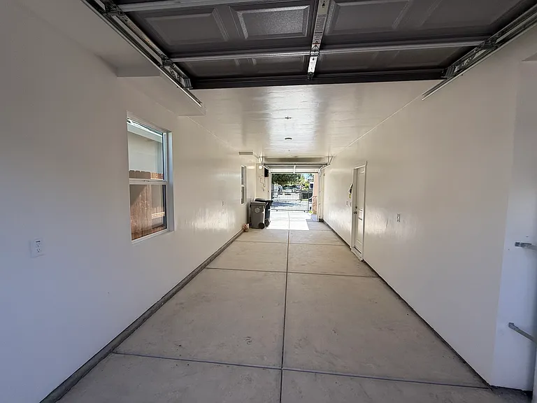 2607 Beaumont St — Photo 21