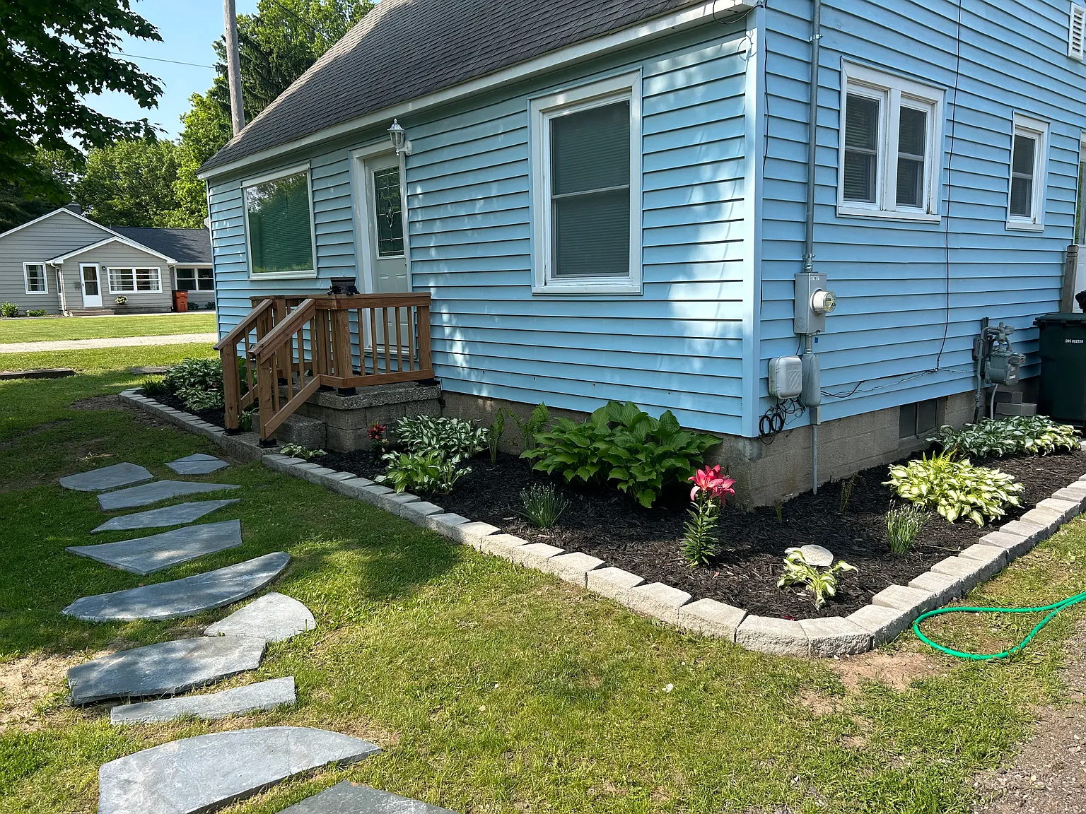 4 bed, 1050 sqft, $2,300 — Photo 1