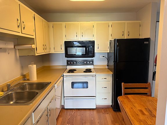 2nd image of 425 Walnut Creek Ln Unit 1502