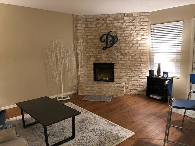 301 Algerita Dr #D — Photo 22