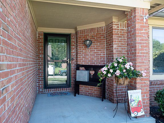 3rd image of 8522 Gallant Fox Dr