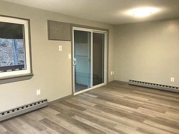 3rd image of 265 Kensington Ave #20