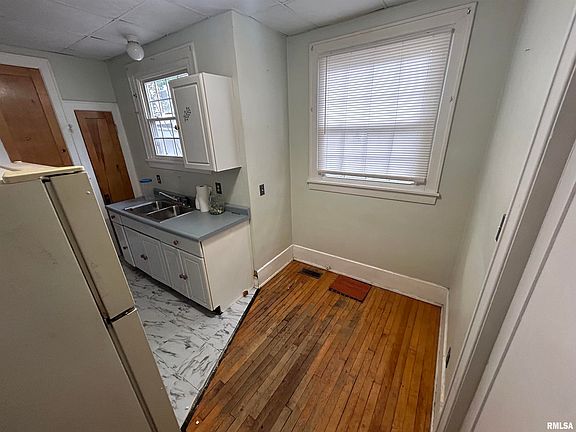 4th image of 319 N Glenwood Ave
