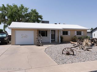 1305 E 27th St, Farmington, NM 87401