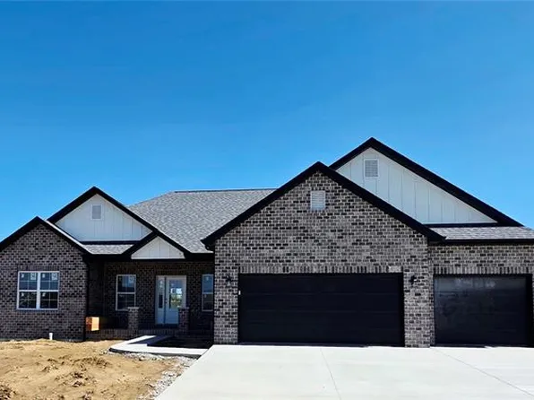 433 Briarberry Dr, Shiloh, IL 62221