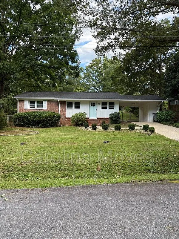 3 bed, 2.0 bath, 1556 sqft, $1,749 — Photo 2