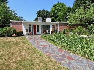 77 Central Park Dr, Holyoke, MA 01040