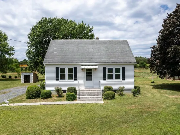 11227 N Valley Pike, Broadway, VA 22815